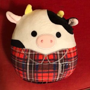 Connor the cow 2022 fall limited edition squishmallow